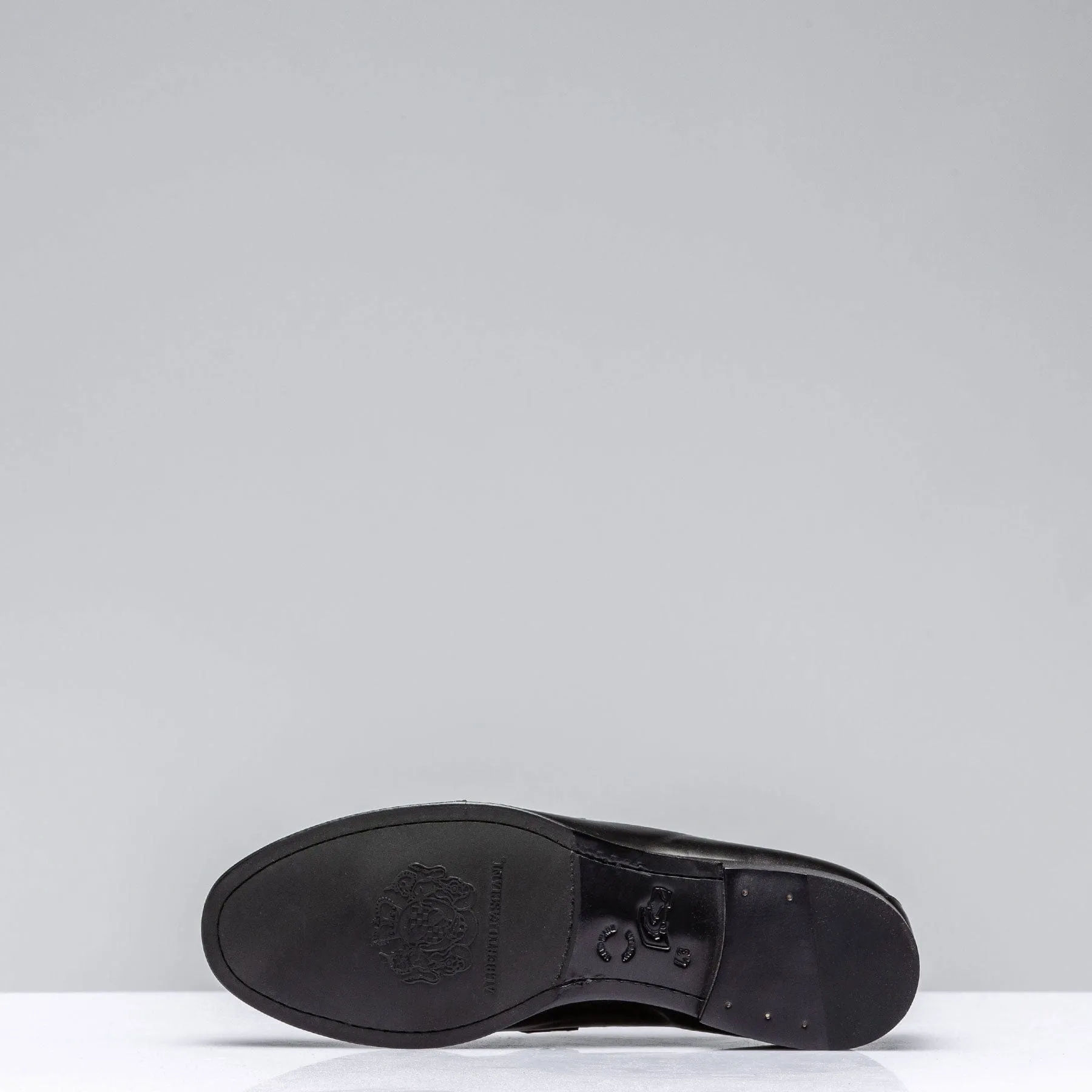 Lucro Loafer In Black Antique